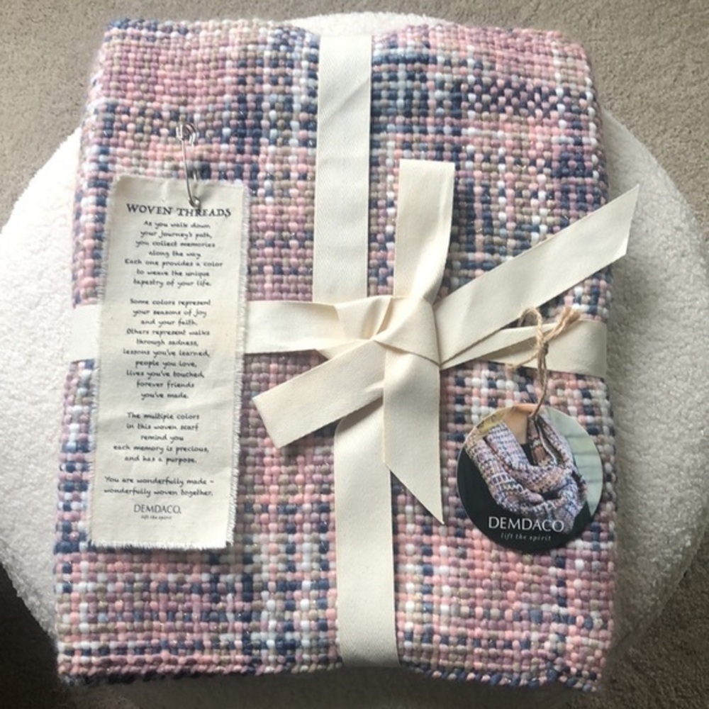 NWT Demdaco infinity scarf